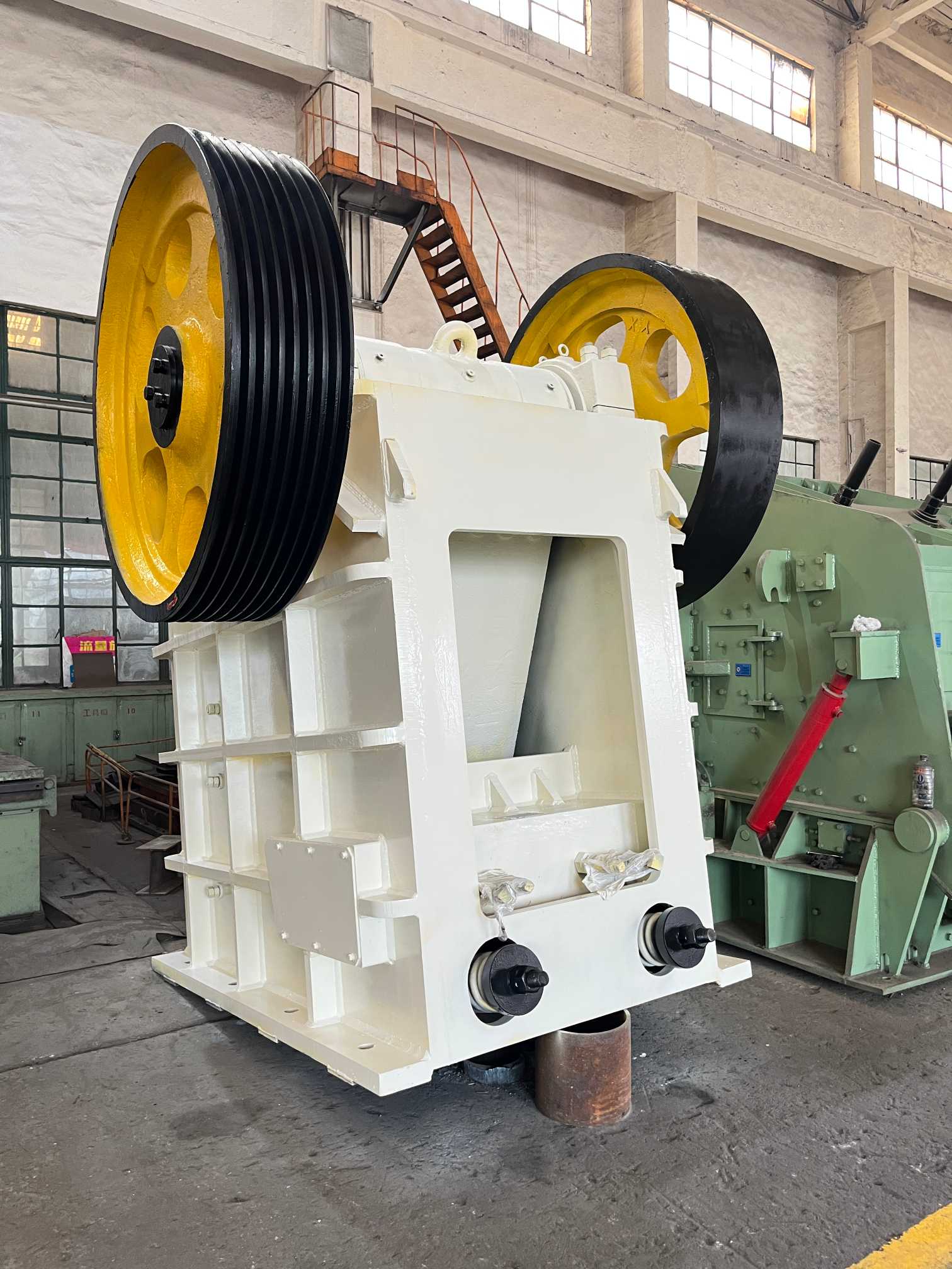 Щековая дробилка 750×1060 mm